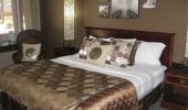 Alder Inn Guest King Bed