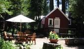 Tahoma Meadows Bed and Breakfast Cottages Hotel Patio